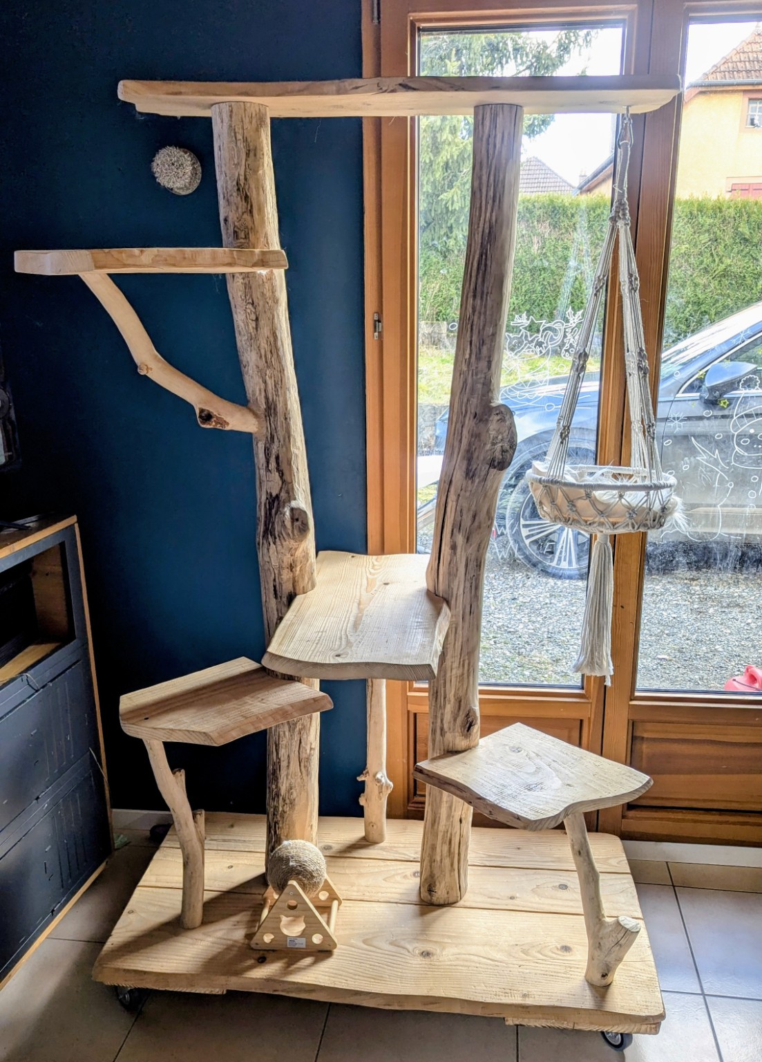 Atelier de fabrication artisanale bois : finitions soignées et durables